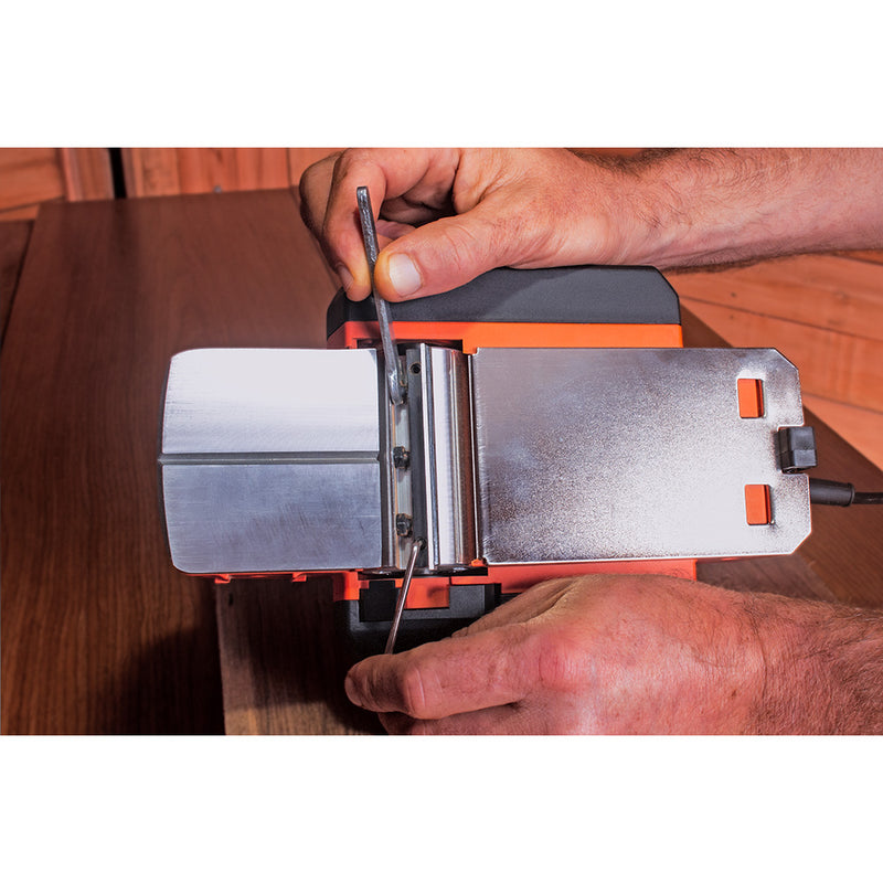 S,Of, Cepillo Eléctrico 710W Bew712-Qs Black+Decker