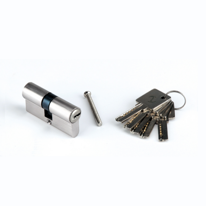 Security cylinder key with nickel-plated finish points 35x35 