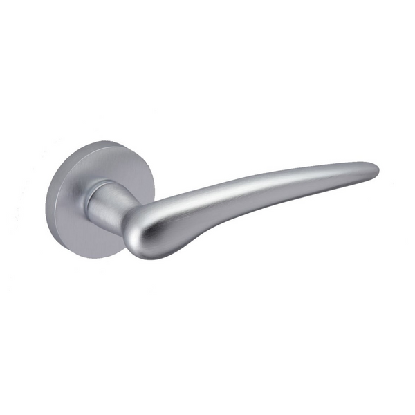 Brass handle with Round Rosette for doors finished in satin chrome model Com.ma 106 